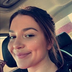 Meet your Posher, Alyssa